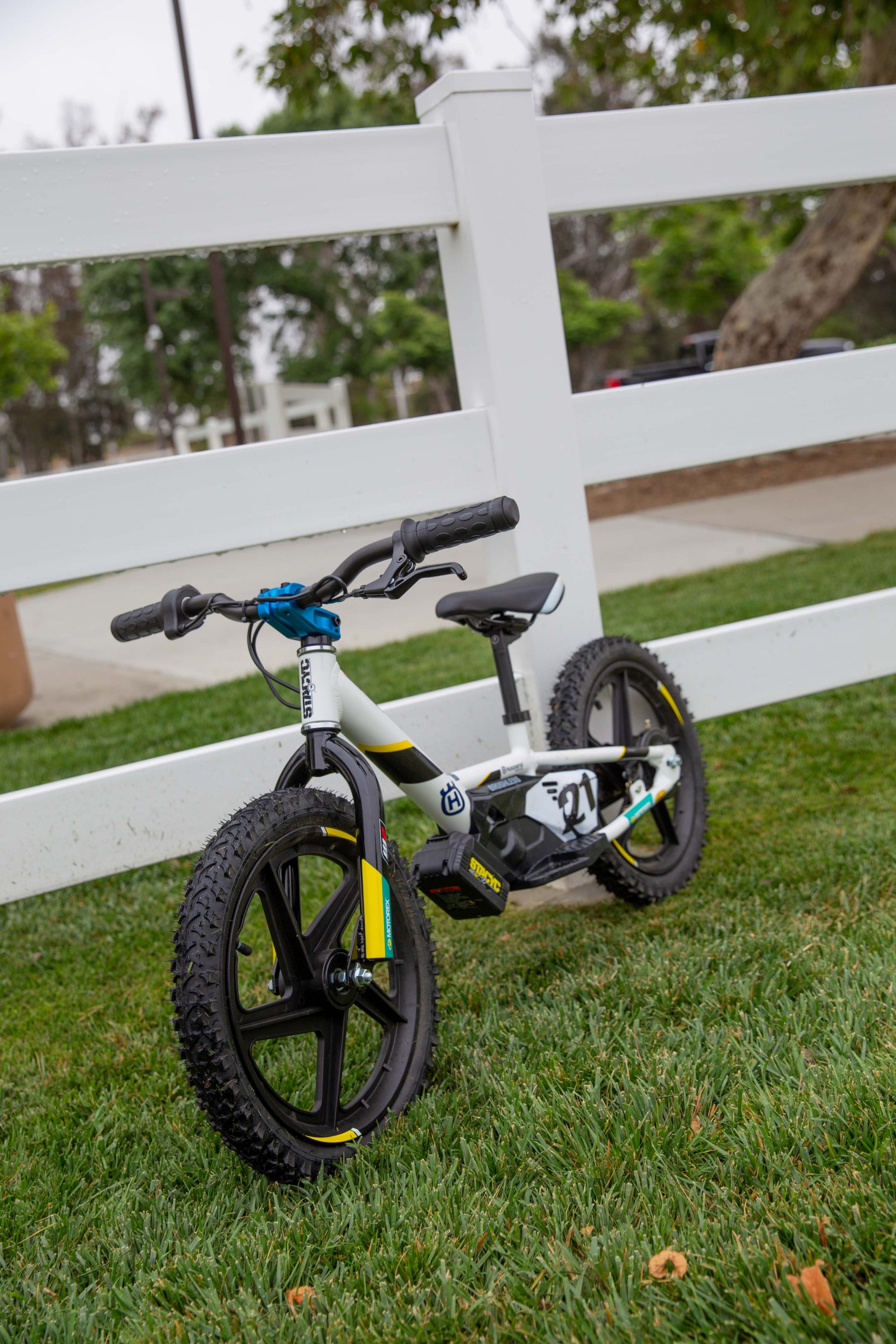 Sudor Escultor guirnalda Bicicleta Eléctrica niños Husqvarna Replica 16eDrive | Accesorios y  Recambio de Moto en Mas Moto